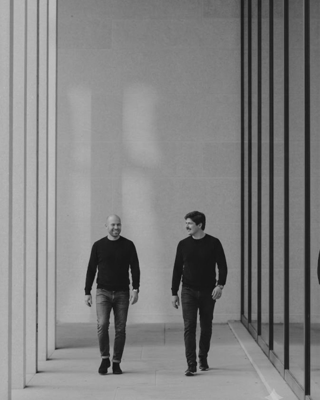 Álvaro y Emilio, fundadores de Markip, caminando